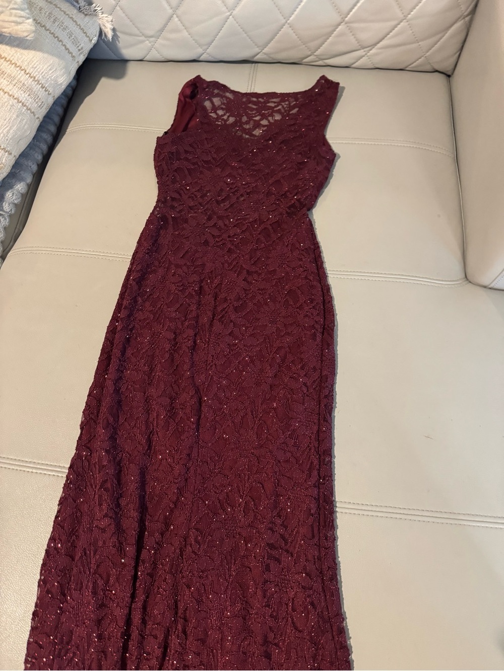 Women's Burgundy Lace Evening Gown with Thigh Slit - Picture 3 of 6